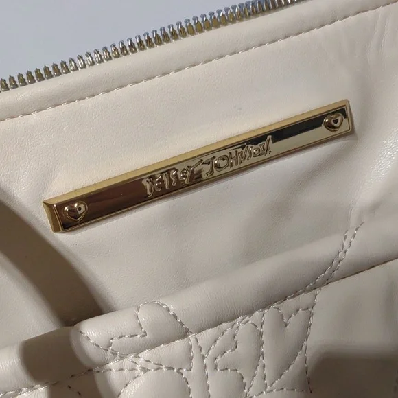 Betsey Johnson Faux Leather Cream Heart Detail Purse Handbag - Picture 10 of 10
